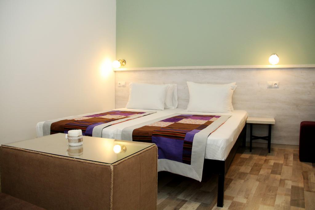 Hotel Delisi Tbilisi Esterno foto